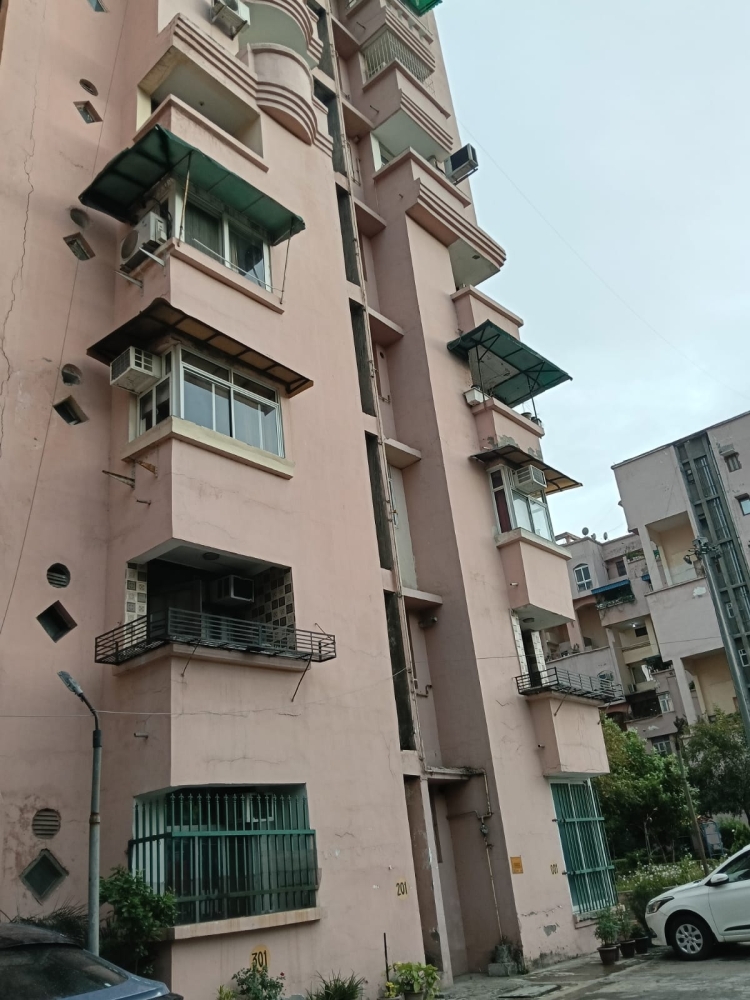 3 Bhk Study flat for sale in Janki Apartment Dwarka 